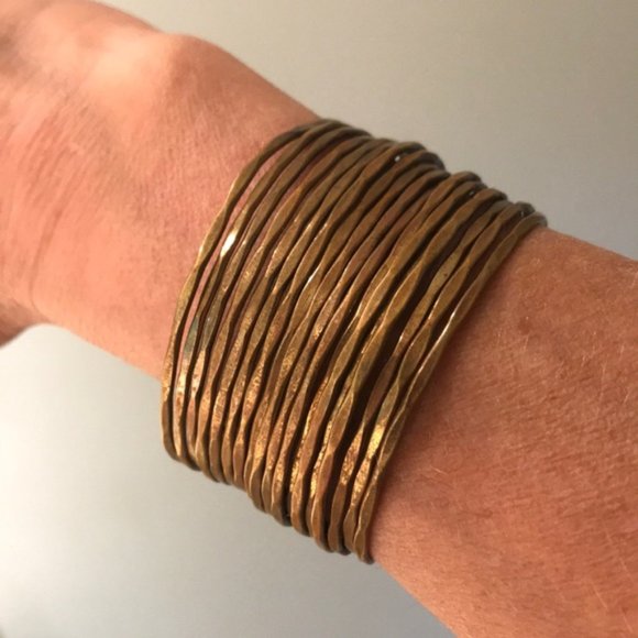 Pretty stacked gold bangle cuff bracelet. - Picture 3 of 4